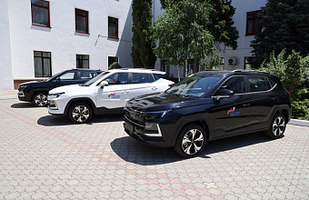 Новые адаптированные автомобили «Москвич» передали ветеранам СВО в Дагестане