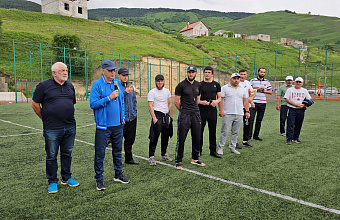Заслуженный тренер России по футболу с рабочим визитом посетил Ахвахский район