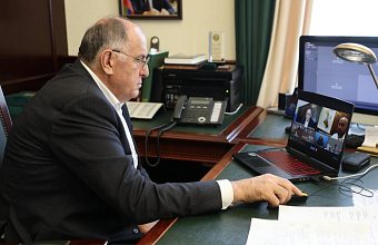 Абдулмуслим Абдулмуслимов провел экстренное совещание по борьбе с лесными пожарами