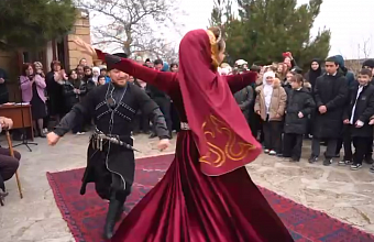 Выставка «Искусство поэзии», приуроченная к 155-летию Сулеймана Стальского, открылась в Дербенте