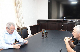 Глава Левашинского района провел плановый прием граждан