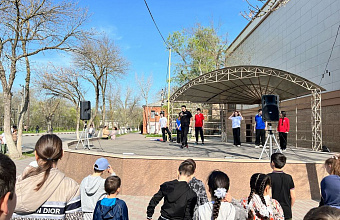 В Кизляре Всемирный день здоровья отметили массовой зарядкой