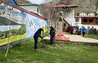 На территории Бежтинского участка прошел весенний субботник