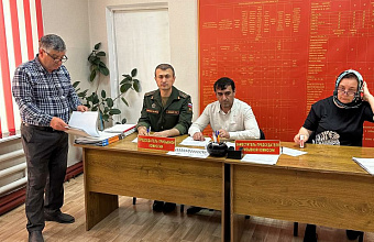 Призывники Каякентского района проходят призывную комиссию