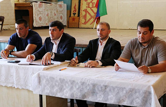 Врио главы Кайтагского района встретился с жителями села Верхнего Маджалиса