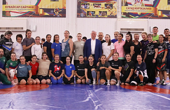 Сборная России по женской борьбе готовится к Чемпионату мира в Дагестане