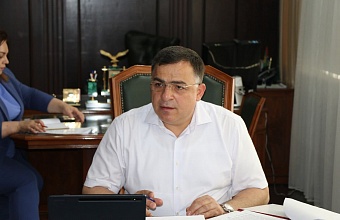 Прием граждан по теме материнства и детства провел глава Магарамкентского района