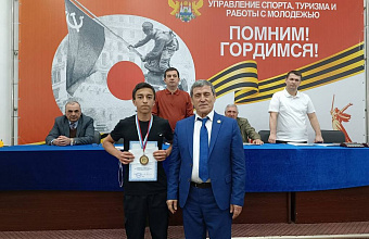 Школьник из Табасаранского района стал призером шахматного блицтурнира