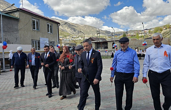 Памятник участникам ВОВ открыли в селе Анди Ботлихского района