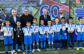 Футбольный турнир к 80-летию Гаджи Гаджиева провели в Махачкале