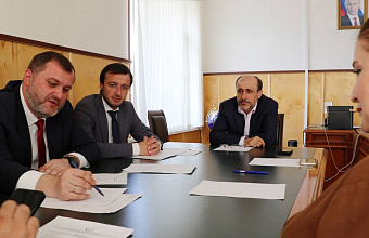 Министр здравоохранения Дагестана Ярослав Глазов встретился с жителями Кайтагского района