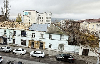 В Махачкале в многоэтажке после сноса самостроя начался капремонт кровли