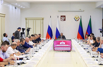 Глава республики проводит заседание Совета по межнациональным и межконфессиональным отношениям