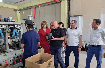 Единороссы Дагестана встретились с коллективом обувной фабрики «Армада»