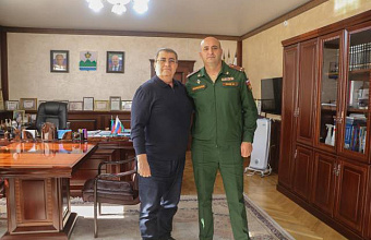 Глава Дербентского района встретился с военным медиком Мамедкеримом Мирзаевым