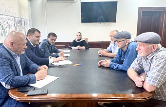 Министр здравоохранения Дагестана провел прием граждан в Унцукульском районе