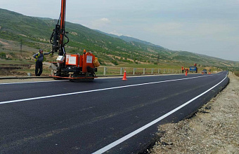 Десять километров ключевой трассы «Буйнакск – Кизилюрт» отремонтируют к концу года