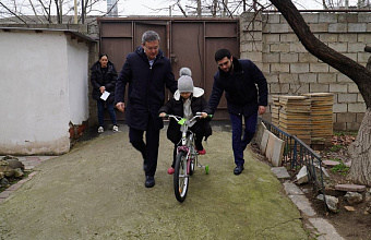 Манвел Мажонц исполнил пожелания детей в рамках акции «Ёлка желаний»