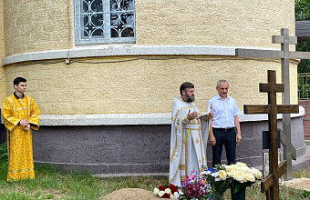 В Свято-Успенском кафедральном соборе Махачкалы почтили память погибших при теракте 23 июня 2024 года