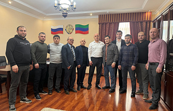 Глава Сергокалинского района наградил членов добровольной народной дружины