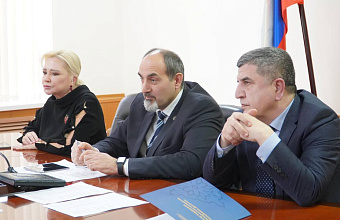 Расширение грантовой поддержки гражданских инициатив и развитие научного сотрудничества обсудили в Махачкале