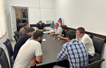 В Кумторкалинском районе прошло совещание по вопросам службы по контракту