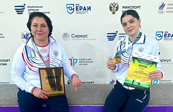 Фехтовальщица Айзанат Муртазаева оформила «золотой» дубль на турнире в Сочи