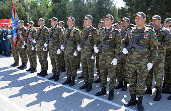 Парадный расчет сотрудников УФСИН принял участие в военном параде в Каспийске