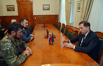 Заур Аскендеров встретился с участником СВО Магомедом Раджабовым