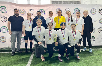 Каспийск принял фестиваль-турнир женского футбола «Мяч и Грация»